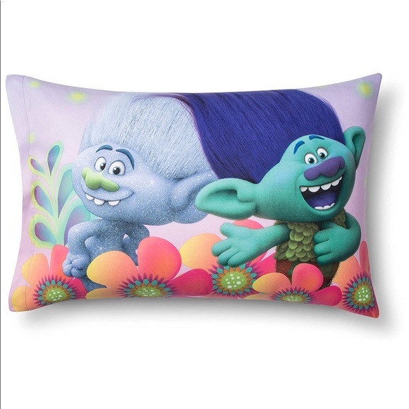 Trolls Branch and Poppy Reversible Pillowcase Twin - Picture 4 of 6